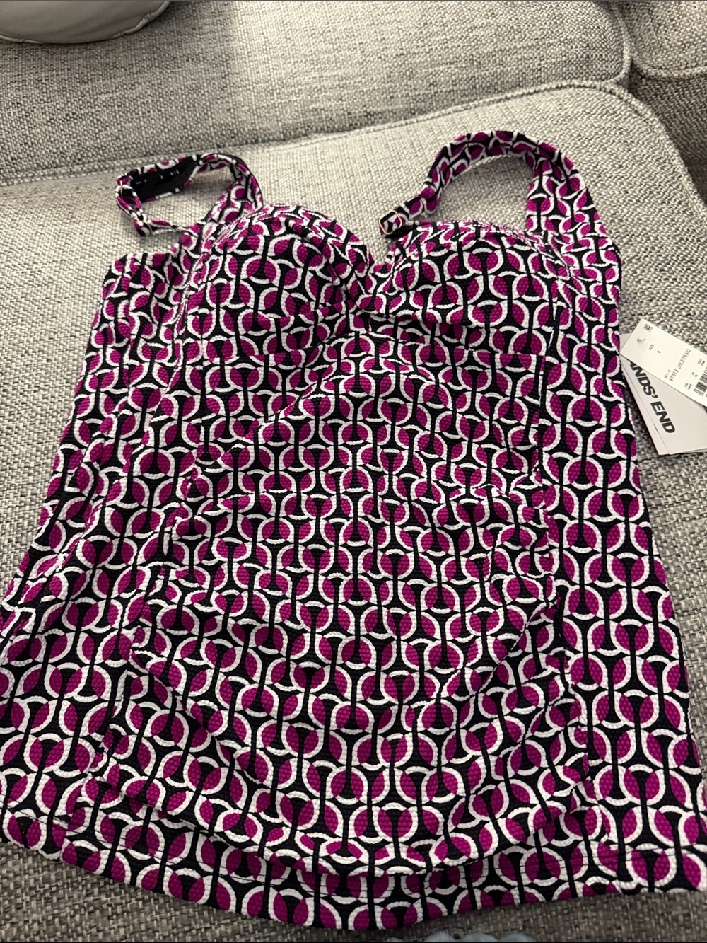 NWT Lands' End Women's Geo Print
Textured Twist-Front Shirred Tankini Top Size 4